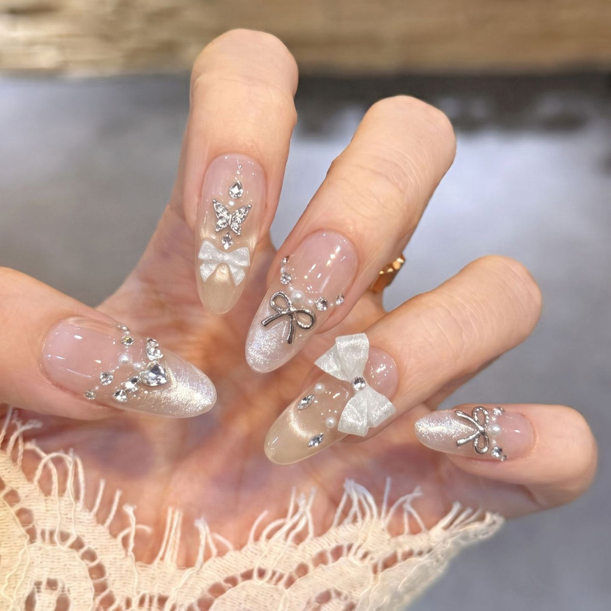 Glamouröses mit Schleifen verziertes Press-On Nagelkunst Set Brehn