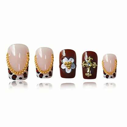 Blumenverzierte Nagelkunstverlängerungen Brehn