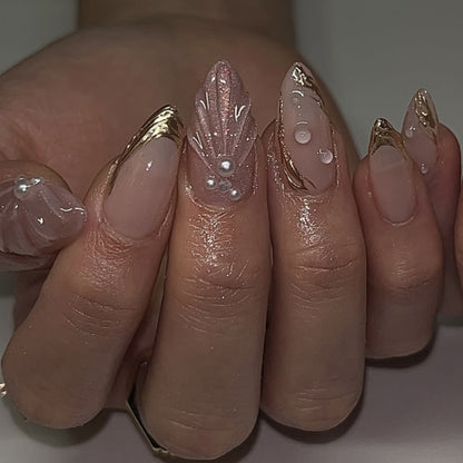 Kunstvolle Nail Art mit elegantem Relief-Design Brehn