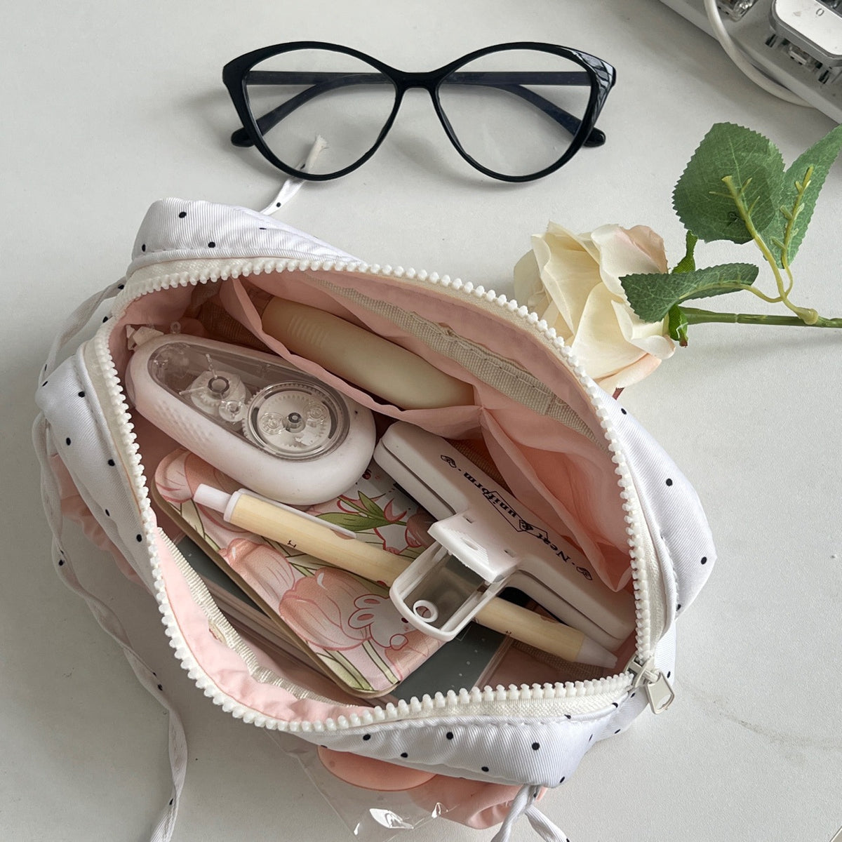 Stilvoller gepunkteter Bleistift-Organizer