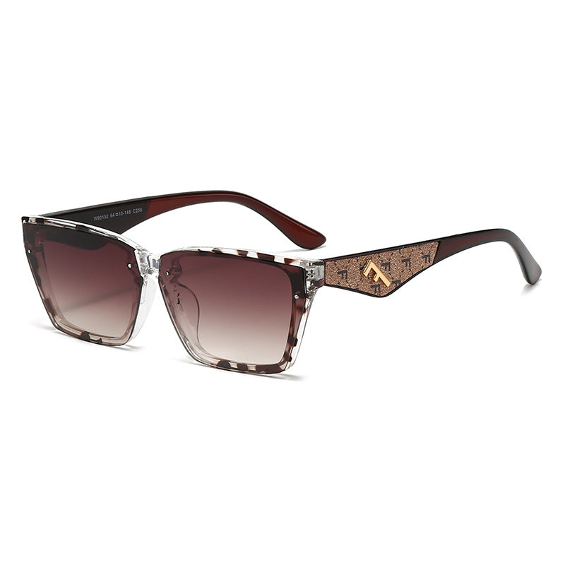 Damen quadratische Sonnenbrille mit edelmattiertem Rahmen und modischen Akzenten Brehn