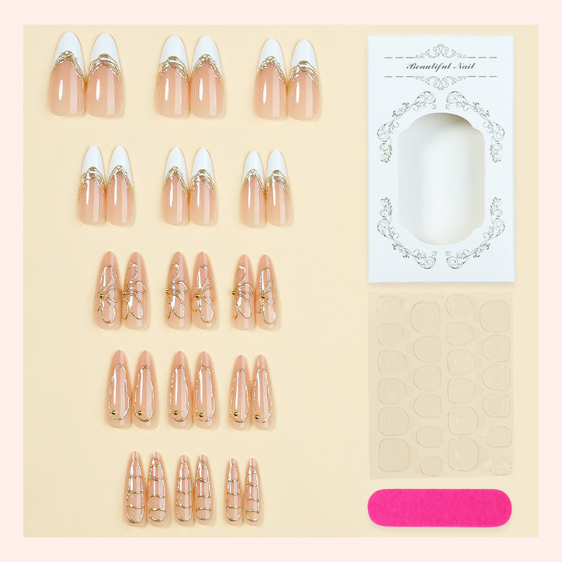 Kunstnagelset mit elegantem floralem Goldakzent Brehn
