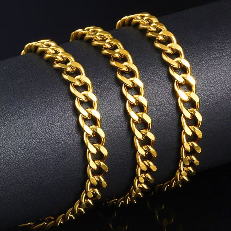 Schickes Goldenes Kettenarmband-Set Brehn