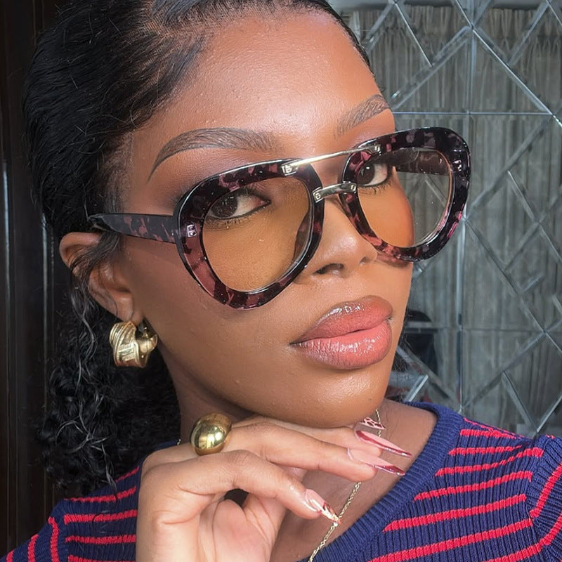 Damen extravagante Sonnenbrille im modernen Herzdesign Brehn