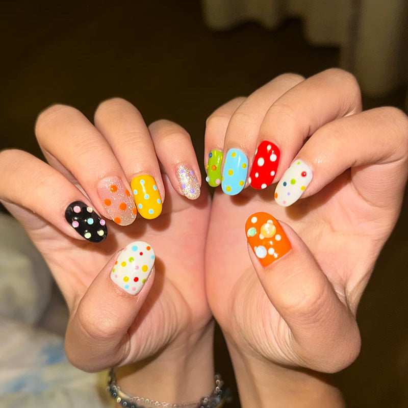 Dekoratives Polka Dot Press-On Nagelkunst Set Brehn
