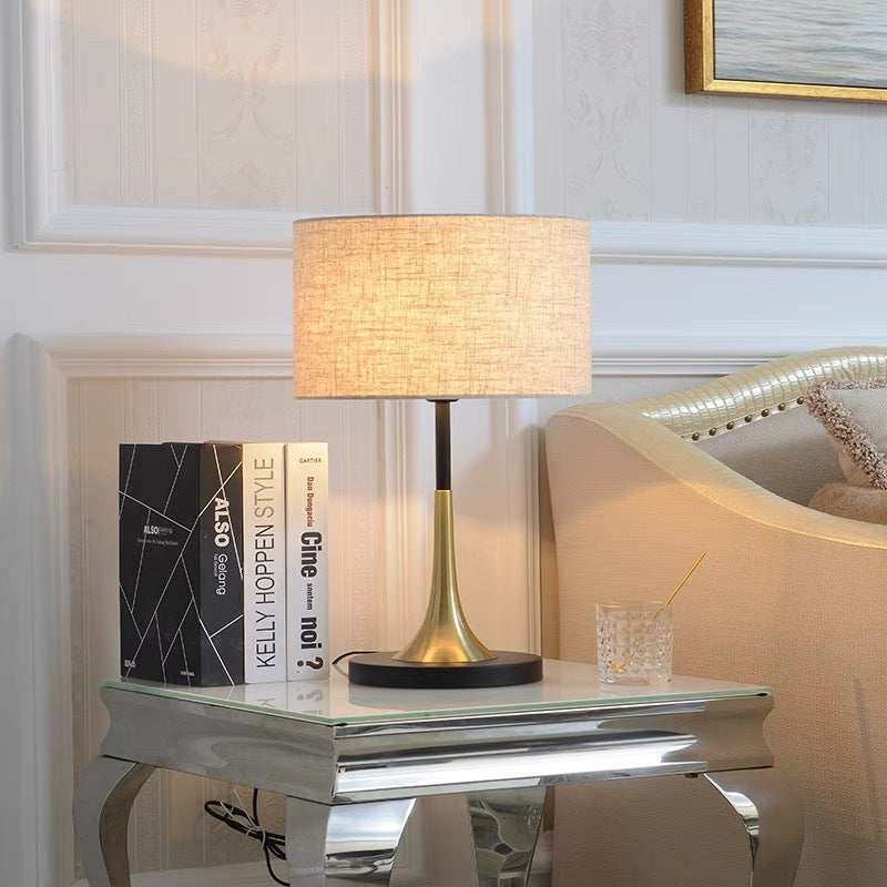 Zeitgenössische elegante Tischlampe