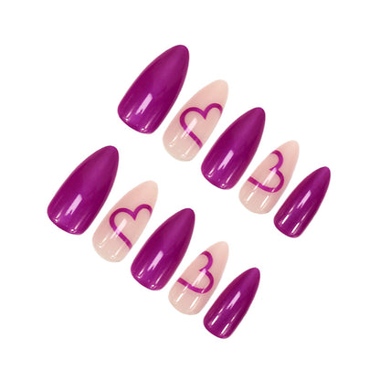 Kunstnagelset mit romantischem Herzdesign und glamourösen Akzenten Brehn