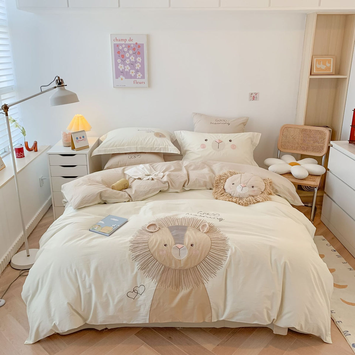 Kuscheliges Kinderbettwäsche-Set mit verspielter Löwenapplikation aus Baumwolle