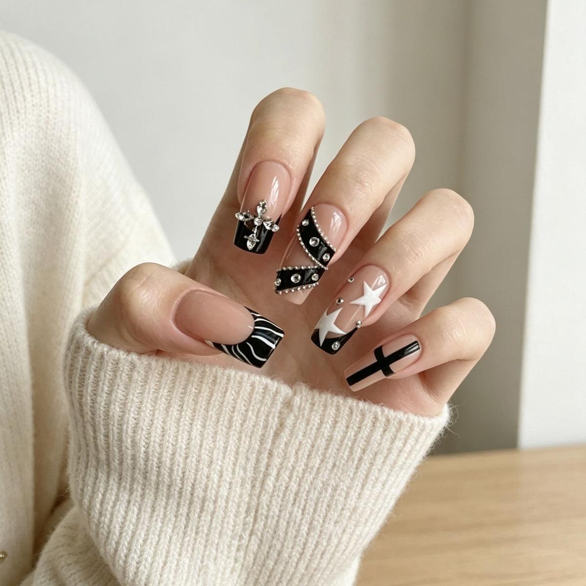 Aufwändige dekorative Acryl-Nagelverzierungen Brehn