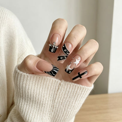 Aufwändige dekorative Acryl-Nagelverzierungen Brehn