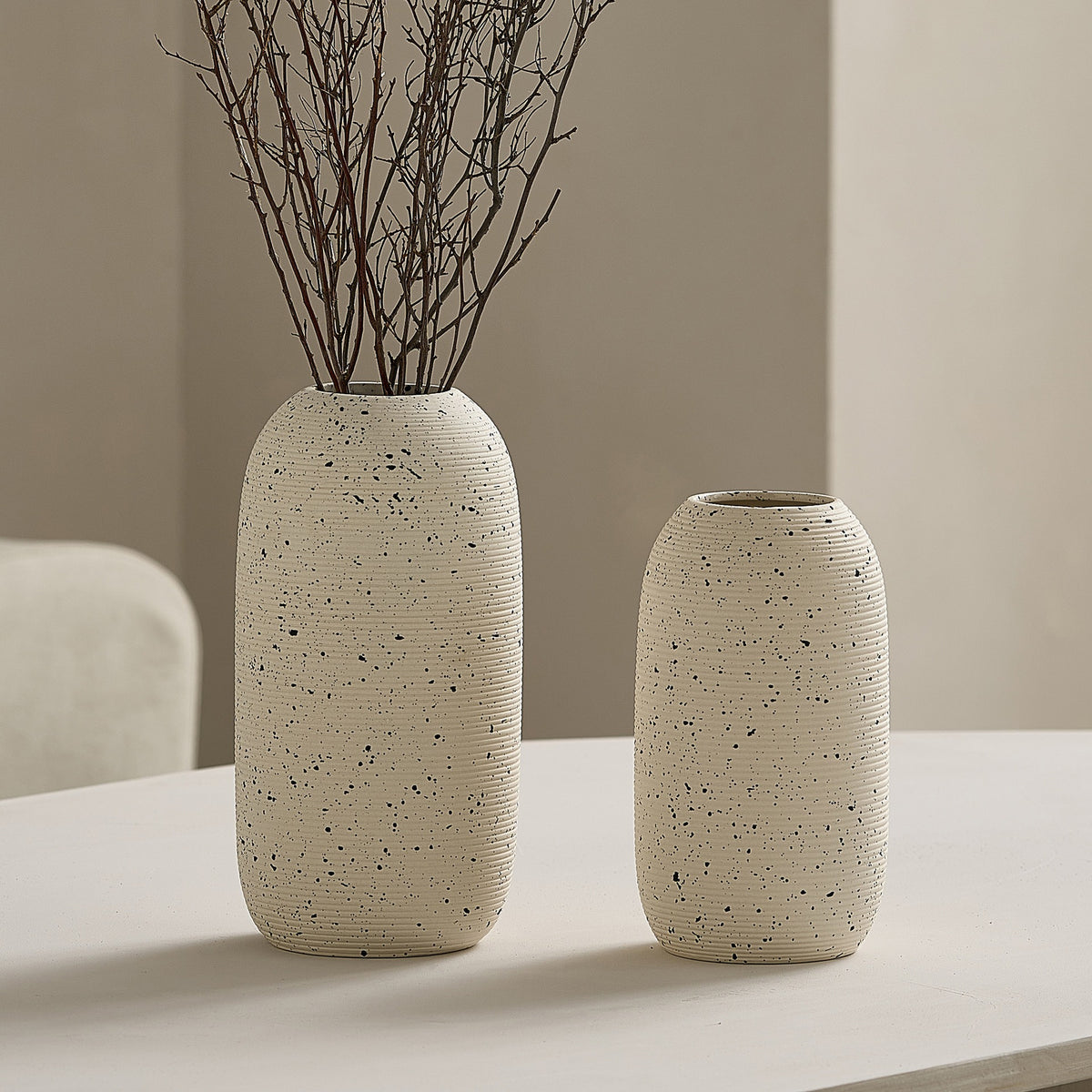 Elegante und Kunstvolle Keramikvase Brehn