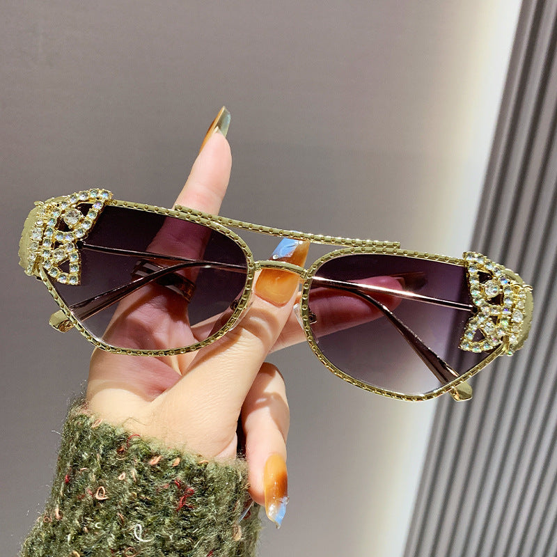 Damen Luxus Sonnenbrille mit elegantem Schmetterlings-Detail Brehn