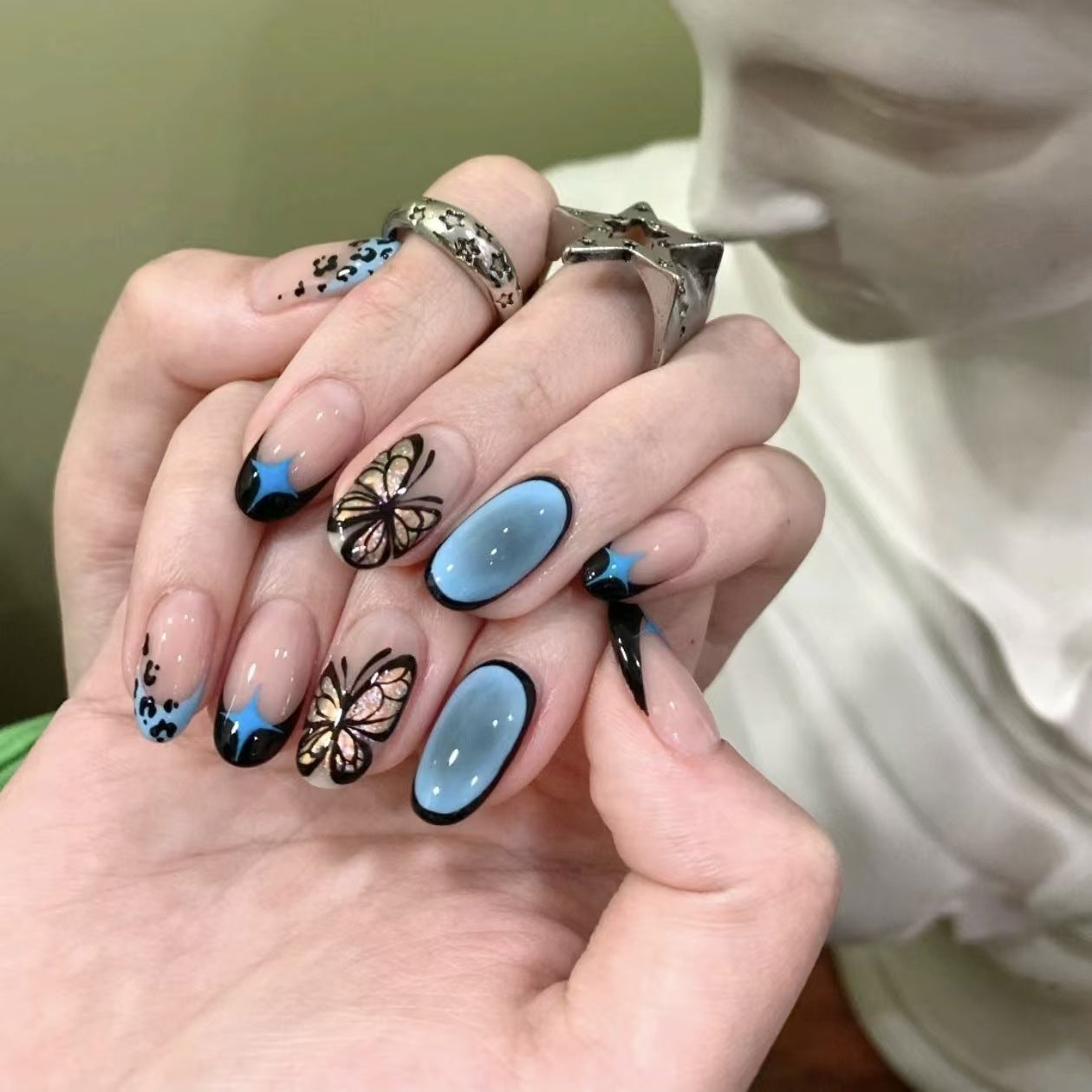 Stylisches Künstlerisches Press-On-Nagelset Brehn
