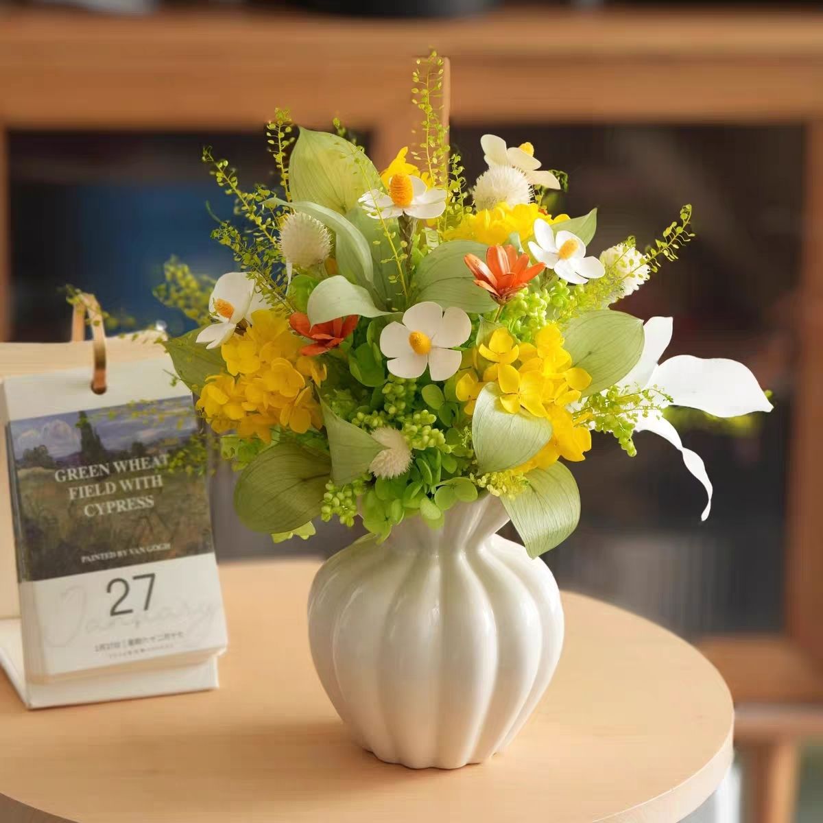Lush Künstliches Blumenarrangement mit Dekorativvase