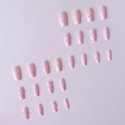 Kunstnagelset mit Glitzer und stilvollen Akzenten Brehn