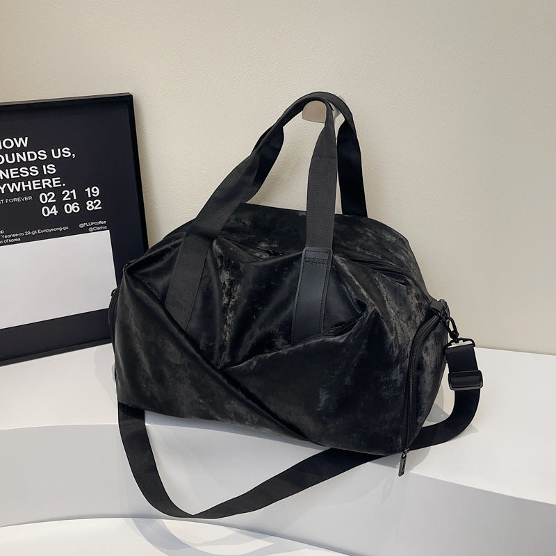 Sportliche Reisetasche Mit Innovativem Design Und Multifunktionalen Fächern Brehn