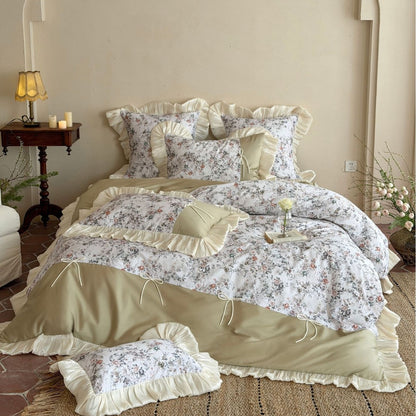 Romantisches Rüschen-Bettwäsche-Set mit floralem Vintage-Muster und Zierbändern