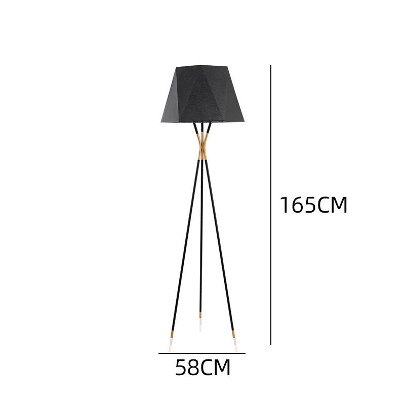 Moderne geometrische Stehlampe mit Dreibeinbasis