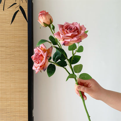 Elegante künstliche Rosenstängel
