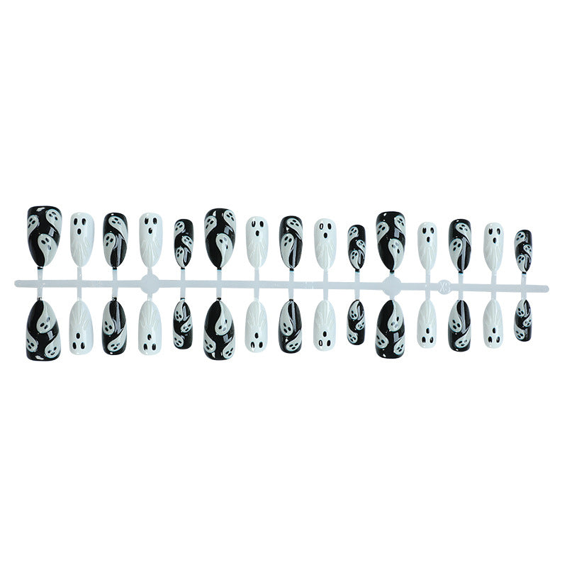 Geister-inspirierte 3D Press-On Nagelkunst Brehn