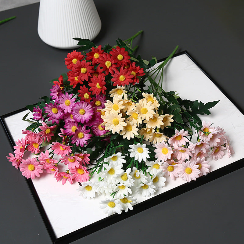 Dekorative Blumenarrangements für die Wohnkultur