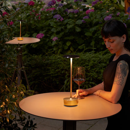 Stylische zeitgenössische Tischlampe für Wohnräume