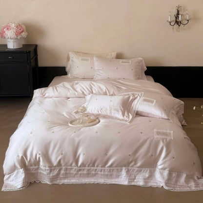 Luxuriös gesticktes Satin-Bettbezug-Set mit Spitze