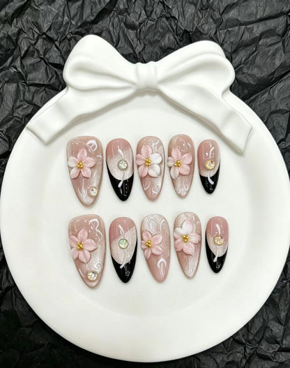 Künstlerisches Press-On Nagelkunst-Set mit Blumendesign