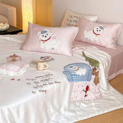 Verspieltes Satin-Bettwäsche-Set mit applizierten Tiermotiven und gesteppter Tagesdecke