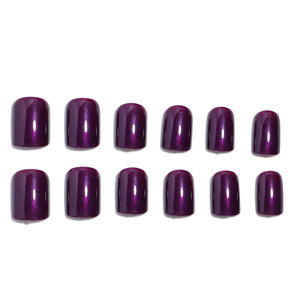 Glänzendes Press-On Nagelset mit elegantem Design Brehn