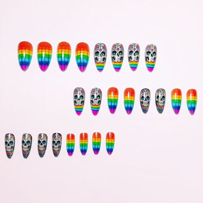 Künstlerisches Schädelmuster Nagelkunst Brehn