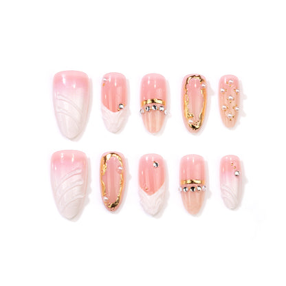 Luxuriöses Designer Press-On Nagelkunst-Set mit goldenen Akzenten
