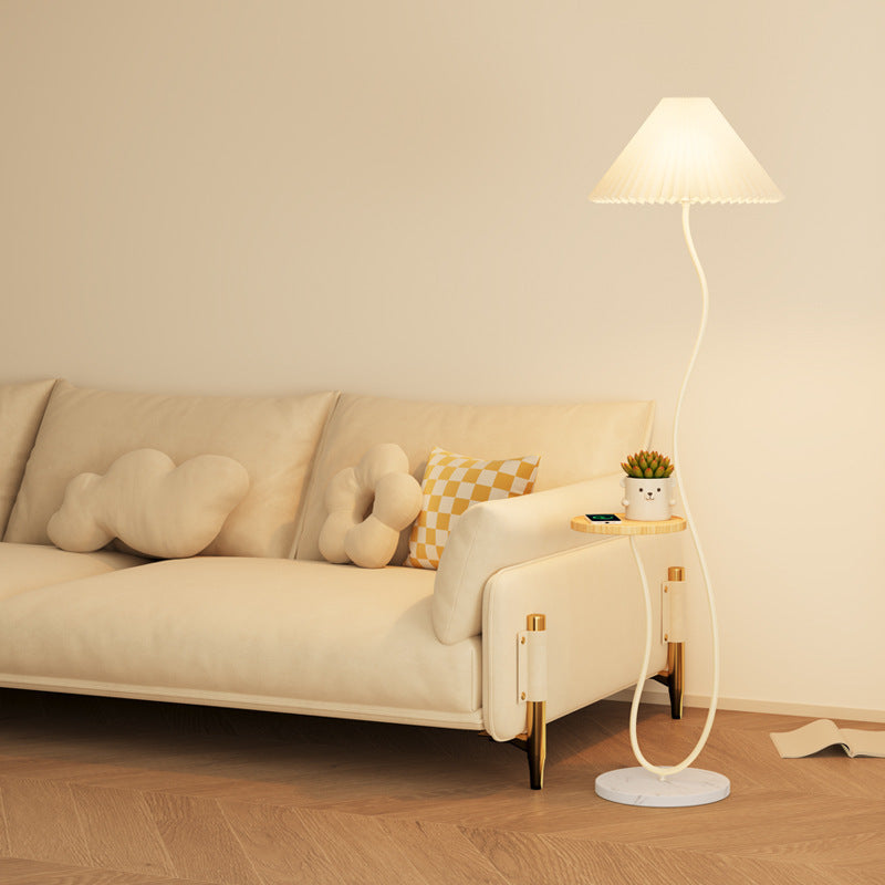 Zeitgenössische Stehlampe