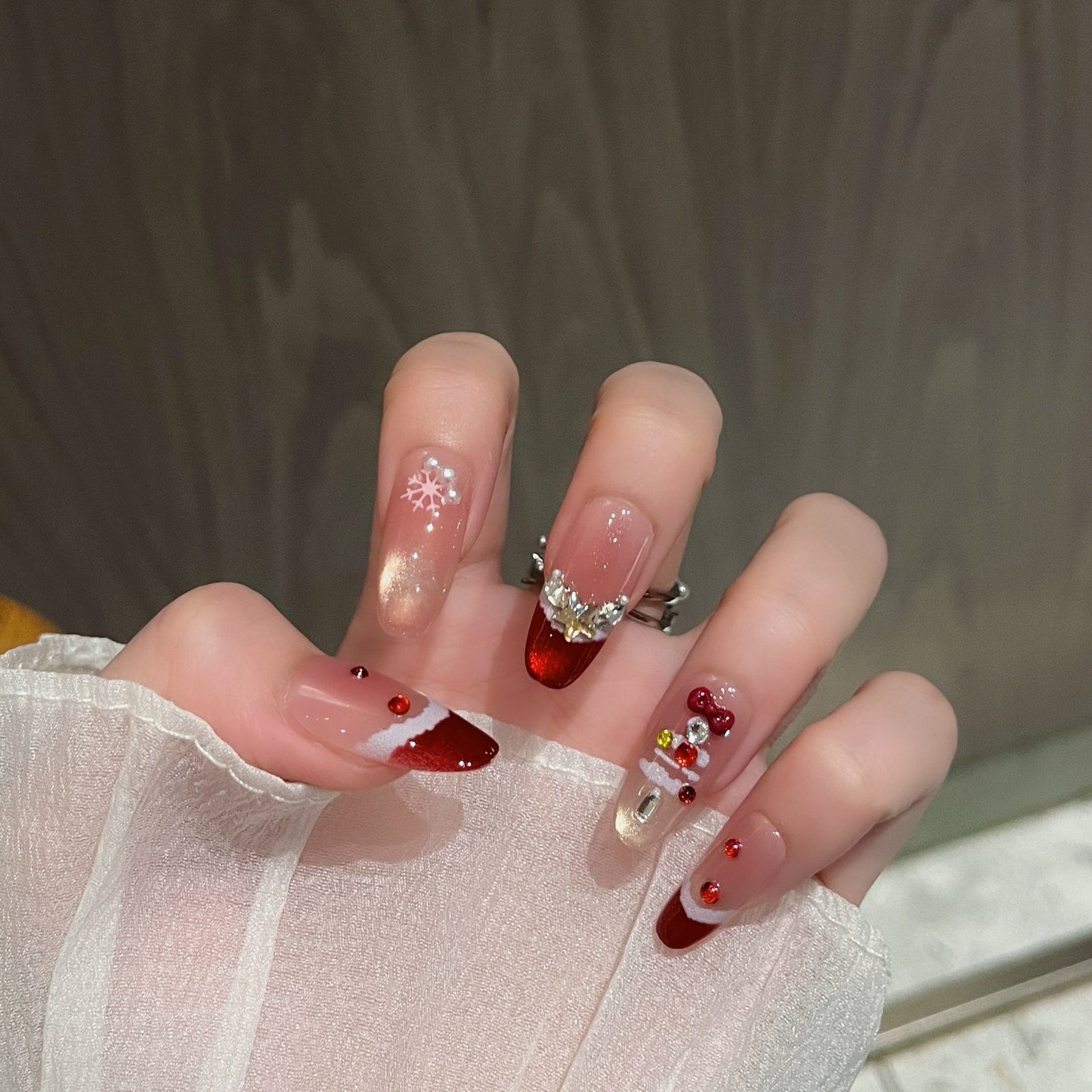 Festliche Ferien-Themen Press-On Nagelkunst Brehn