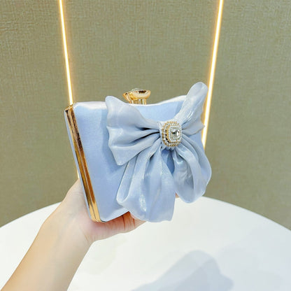 Elegante Satin Abend Clutch