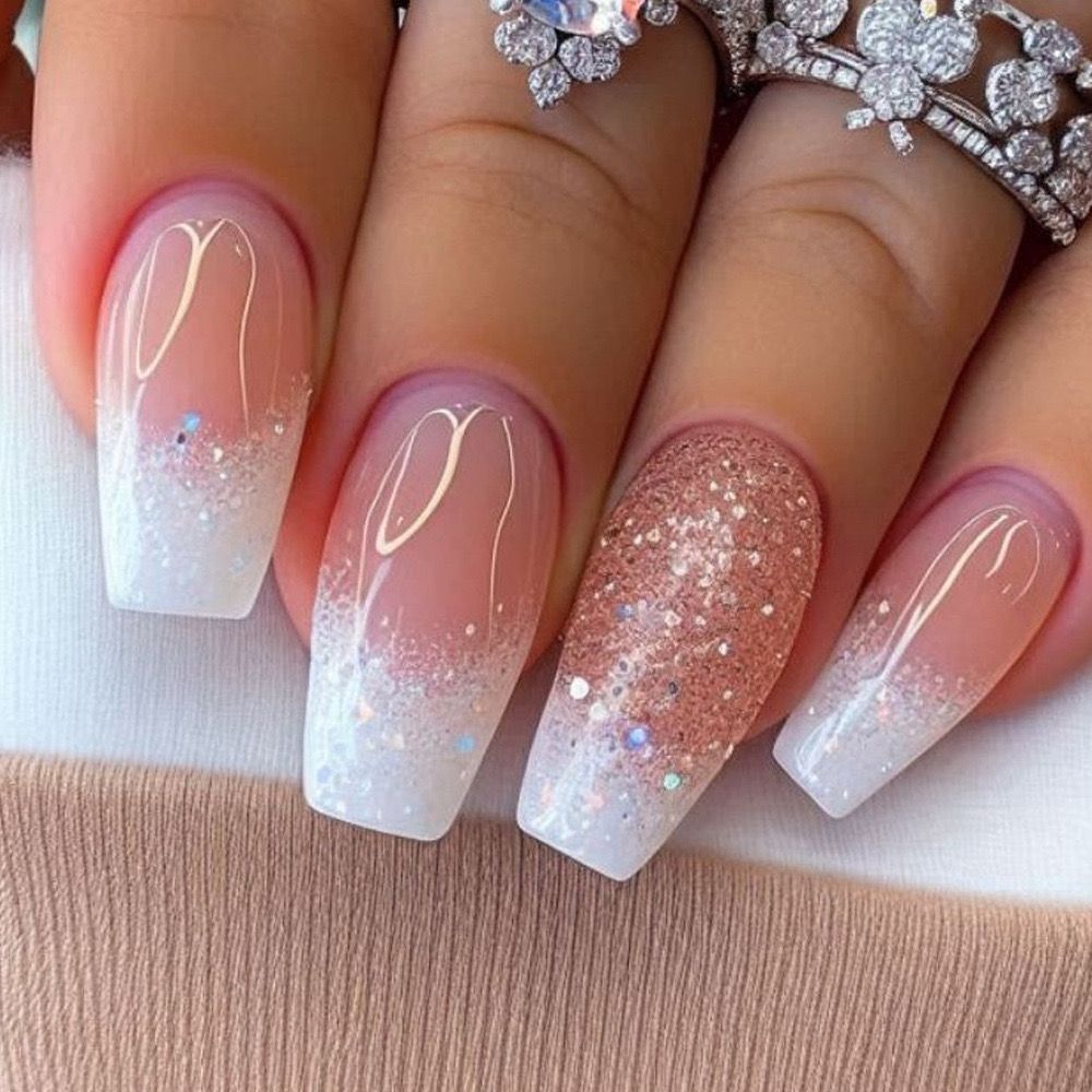 Glitzerndes Ombre Nagelkunst Brehn
