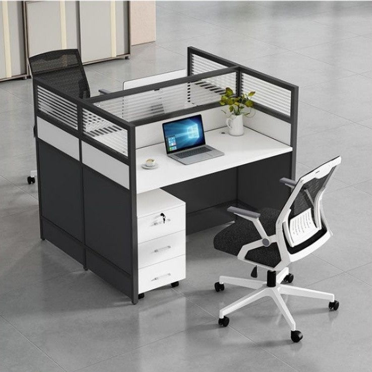Arbeitsplatz mit Trennwand und Stauraum Brehn