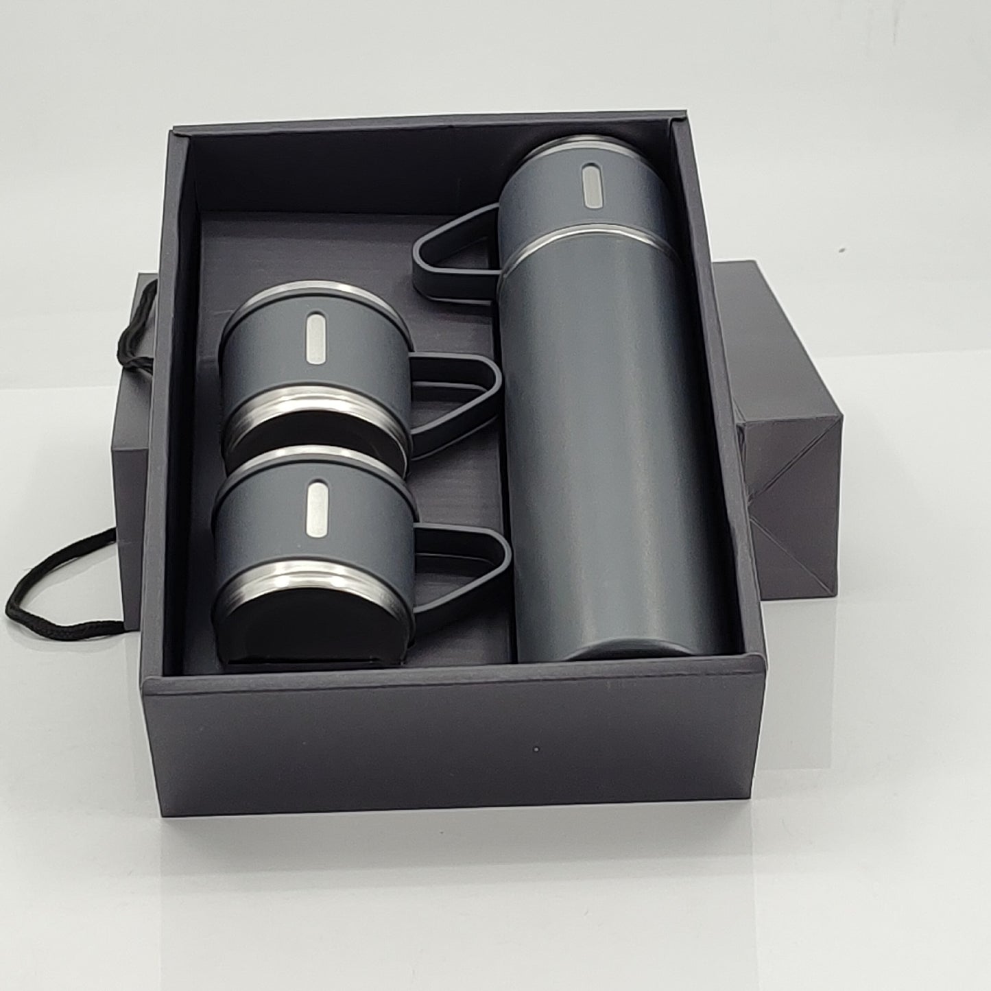 Damen Isolierflasche mit integrierten Tassen Brehn