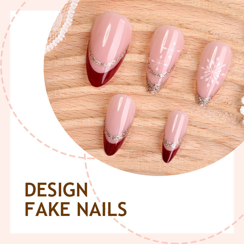 Glamouröses Kunstnagelset mit Glitzer und detailliertem Design Brehn