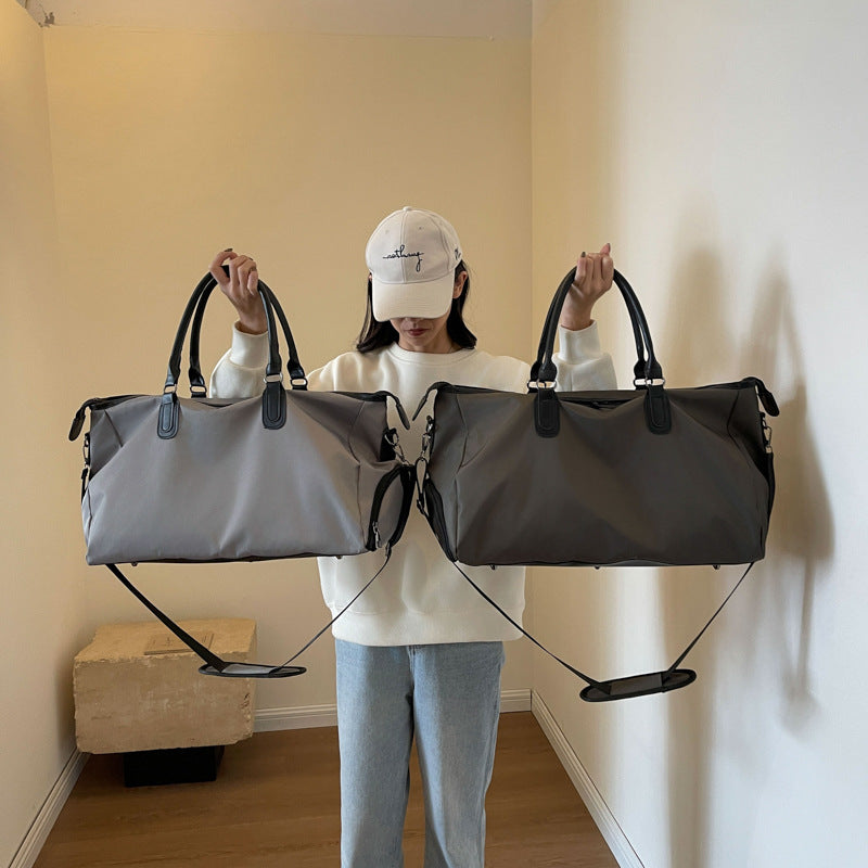 Elegant Gestaltete Reisetasche mit Multifunktionalen Innenfächern Brehn