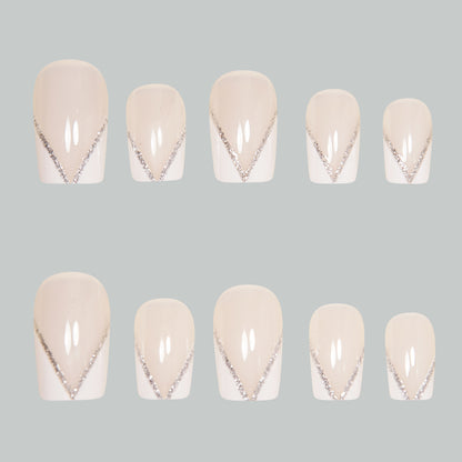 Elegante Press-On Nagelkunst Tipps mit Strass-Akzenten Brehn