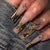 Premium Dekorative Press-On Nagelset mit eleganten goldenen Akzenten Brehn
