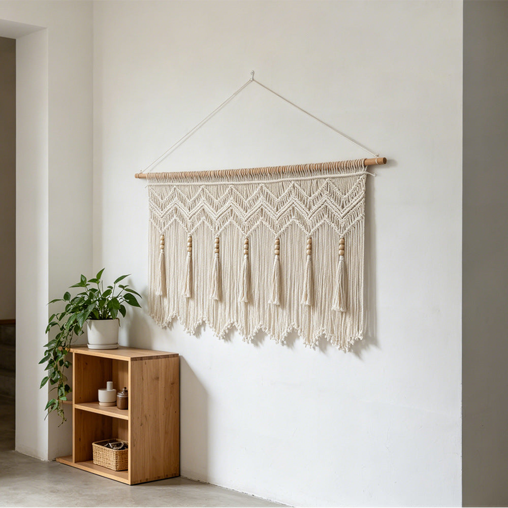 Eleganteres Makramee-Wandbehang mit künstlerischen Fransen und geometrischen Mustern
