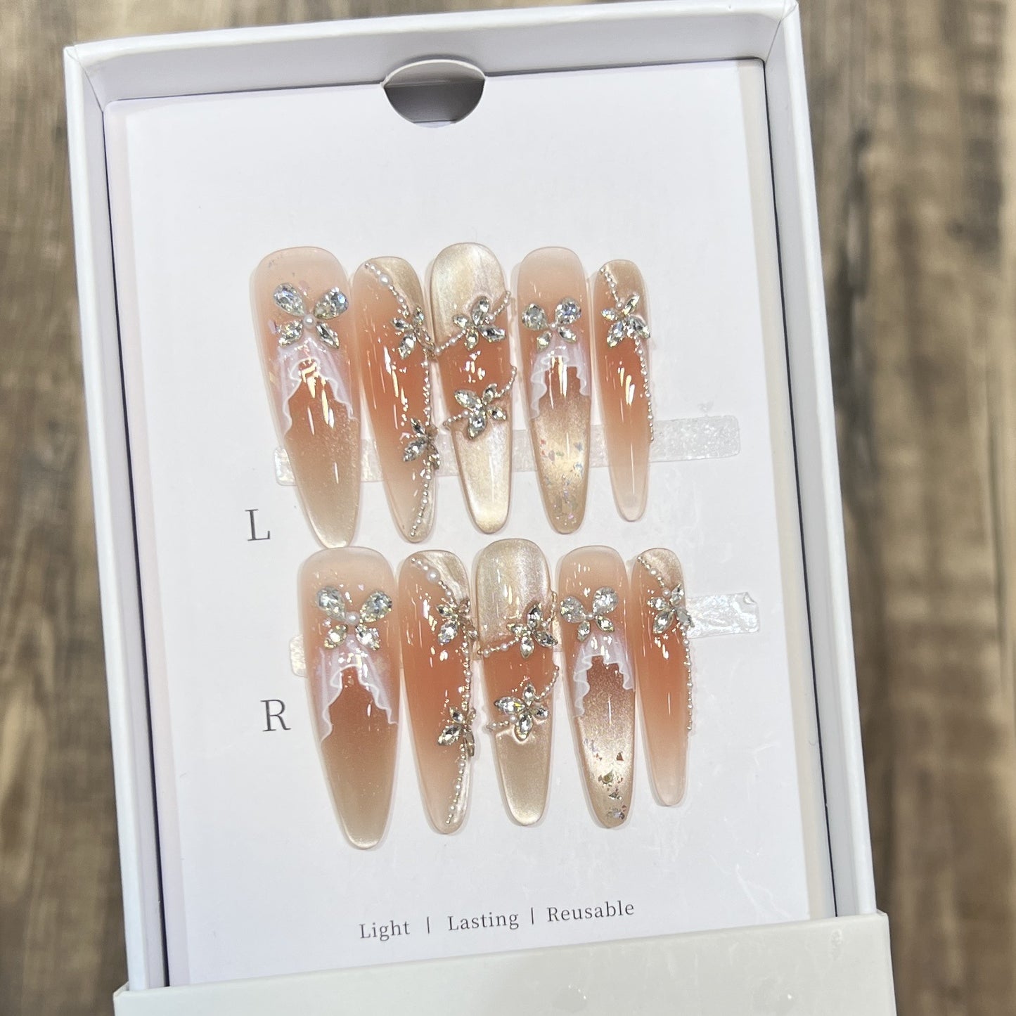 Dekorative Strass-besetzte Stiletto Druck-Nagelset Brehn