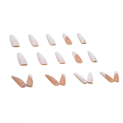 Kunstnagelset mit elegante Strassverzierungen Brehn