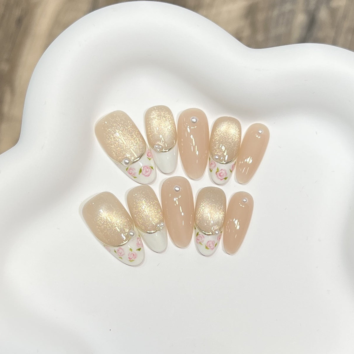 Glitzerndes Floral Press-On Nail Set Brehn