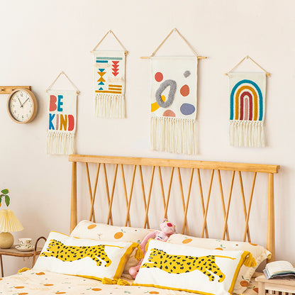 Boho-Wandbehang aus gewebter Baumwolle mit handgetufteten Applikationen und Fransen Brehn