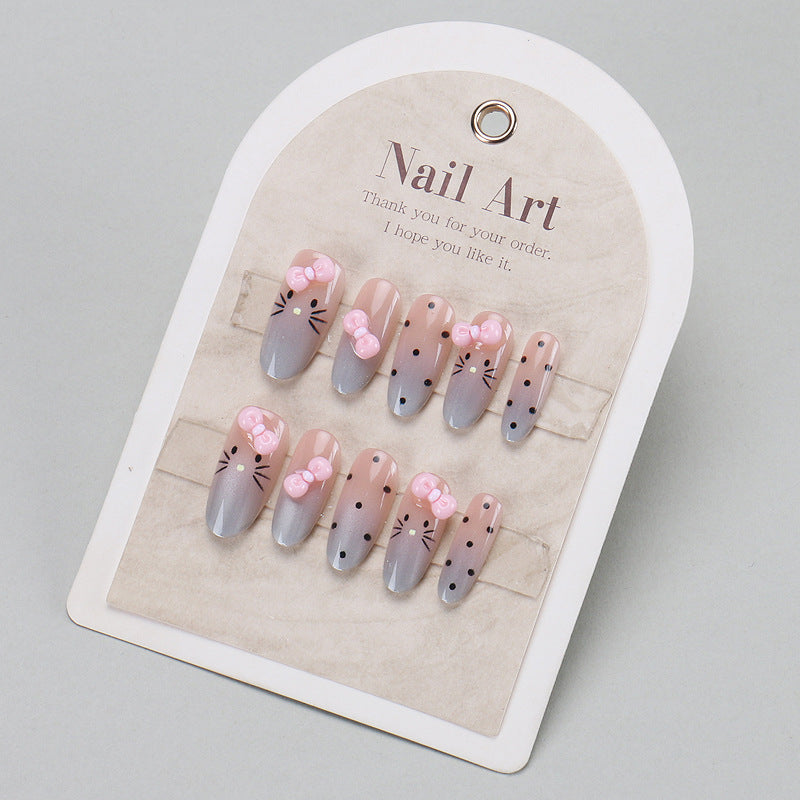 Stylisches Press-On Nagel-Set mit eleganten Glitzerakzenten Brehn