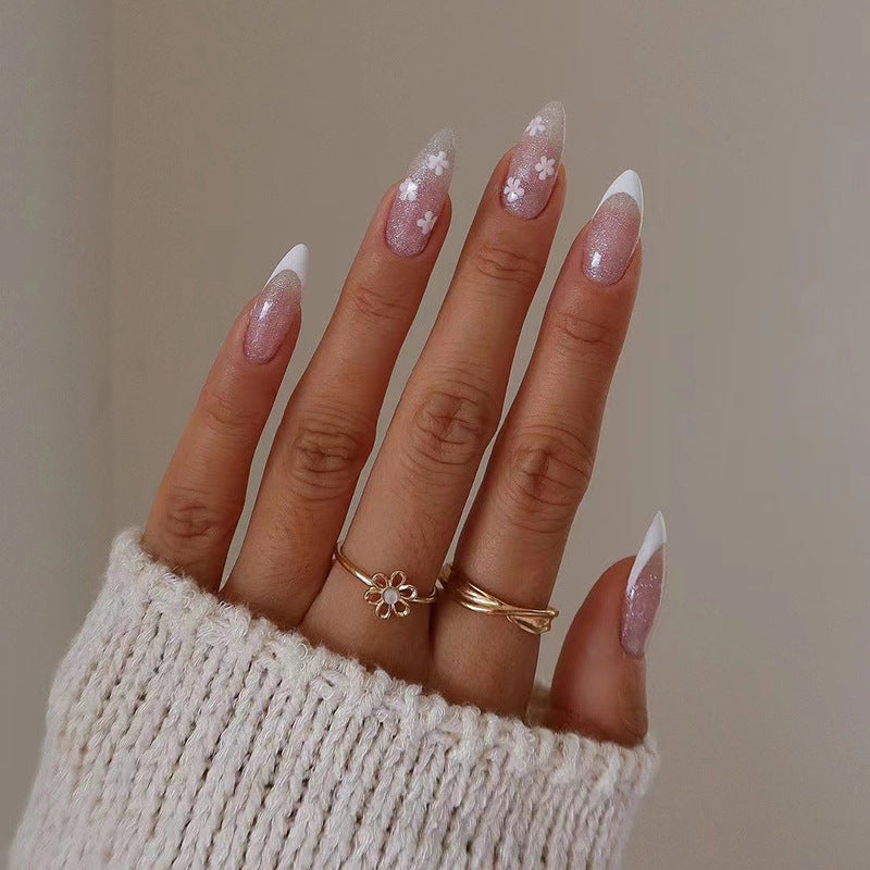 Kunstvolle Nagelkunst im modernen Ombre-Design Brehn