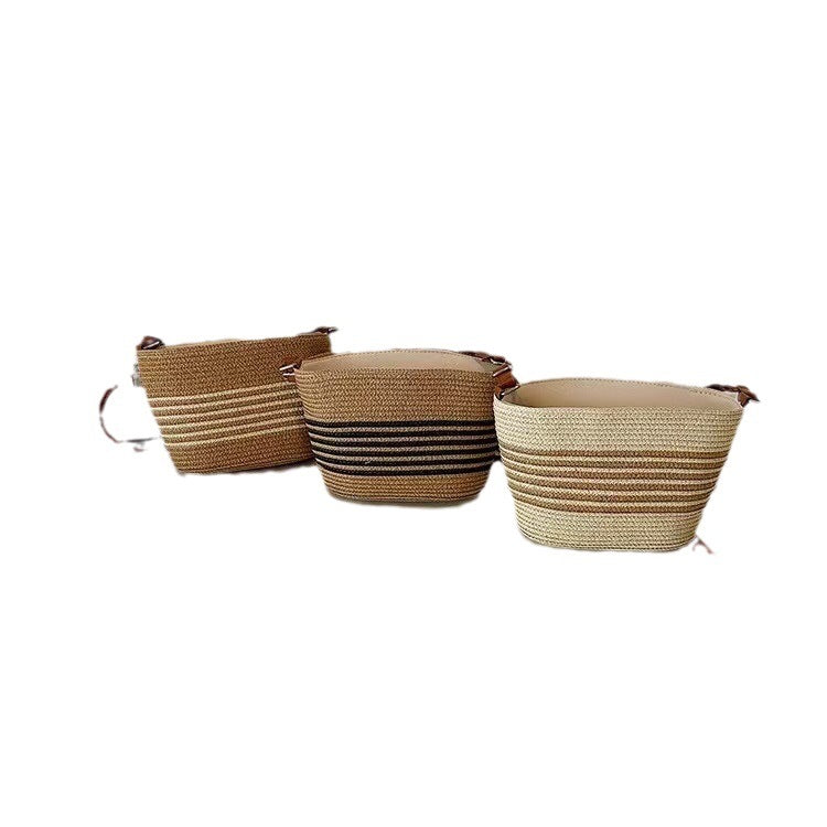 Trendige Sommerhandtasche Aus Geflochtenem Material Brehn